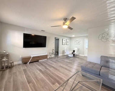 332 Avenue D Se - Photo Thumbnail 9
