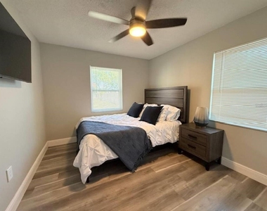 332 Avenue D Se - Photo Thumbnail 12
