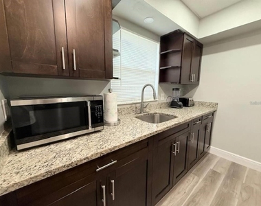 332 Avenue D Se - Photo Thumbnail 1