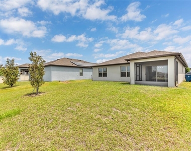 747 Citrus Isle Drive - Photo Thumbnail 4