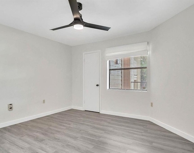 3032 Parkway Boulevard - Photo Thumbnail 12
