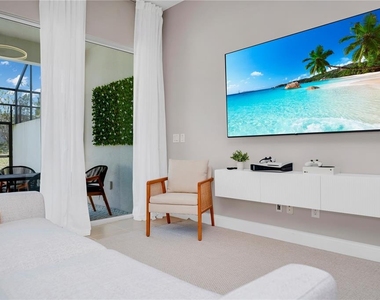 302 Captiva Drive - Photo Thumbnail 13