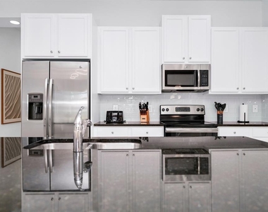 302 Captiva Drive - Photo Thumbnail 7