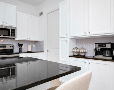 302 Captiva Drive - Photo Thumbnail 6