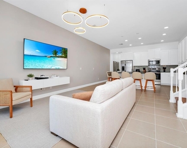 302 Captiva Drive - Photo Thumbnail 15