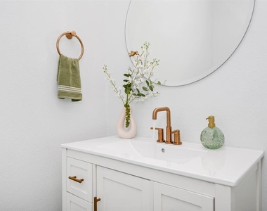 302 Captiva Drive - Photo Thumbnail 16