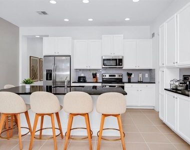 302 Captiva Drive - Photo Thumbnail 5
