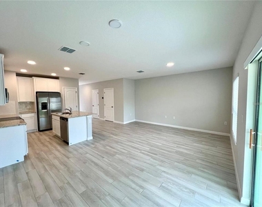 2890 Narcoossee Commons Way - Photo Thumbnail 6
