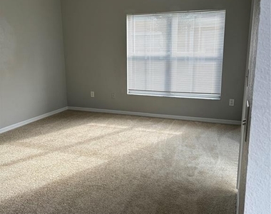 2610 Lodi Circle - Photo Thumbnail 13