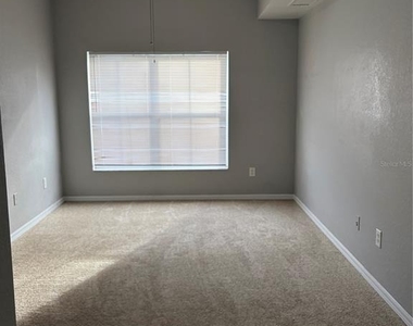 2610 Lodi Circle - Photo Thumbnail 8