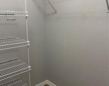 2610 Lodi Circle - Photo Thumbnail 6
