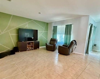 295 Taylor Groves Street - Photo Thumbnail 7