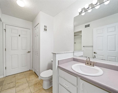 823 Camargo Way - Photo Thumbnail 11