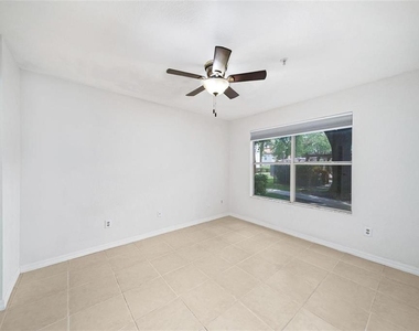 823 Camargo Way - Photo Thumbnail 12