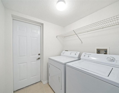 823 Camargo Way - Photo Thumbnail 18