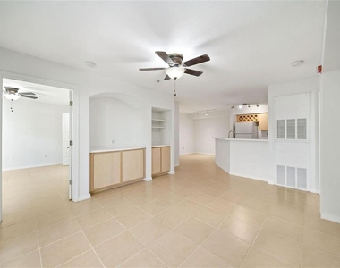 823 Camargo Way - Photo Thumbnail 5
