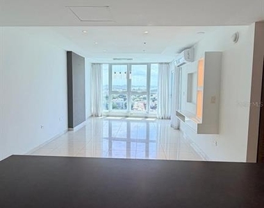 48 Av. Luis Muñoz Rivera Condo. Aquablue, Hato Rey - Photo Thumbnail 4