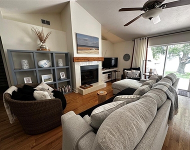 12595 Se Sunset Harbor Road - Photo Thumbnail 2