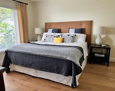 12595 Se Sunset Harbor Road - Photo Thumbnail 9