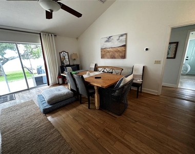 12595 Se Sunset Harbor Road - Photo Thumbnail 3