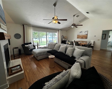 12595 Se Sunset Harbor Road - Photo Thumbnail 1