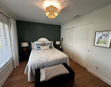 12595 Se Sunset Harbor Road - Photo Thumbnail 22