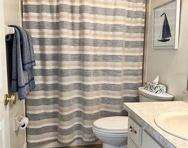 12595 Se Sunset Harbor Road - Photo Thumbnail 5