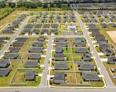5637 Sw 93rd Street - Photo Thumbnail 2
