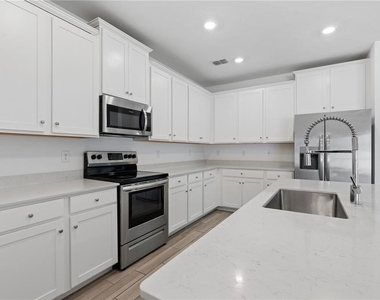 5637 Sw 93rd Street - Photo Thumbnail 11
