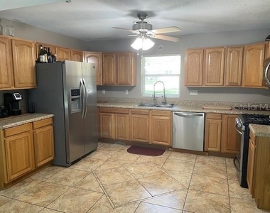 1231 Se 40th Court - Photo Thumbnail 4