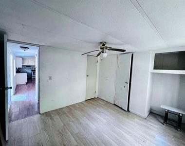 13330 Sw 9th Lane - Photo Thumbnail 4