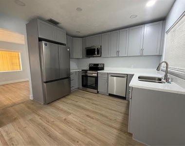 131 W Atwater Avenue - Photo Thumbnail 5