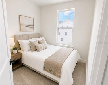 15064 Grove Lake Drive - Photo Thumbnail 7