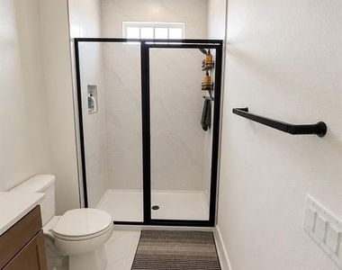15064 Grove Lake Drive - Photo Thumbnail 10