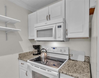900 Avenue Z Se - Photo Thumbnail 6
