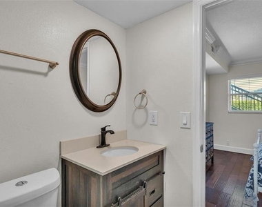 900 Avenue Z Se - Photo Thumbnail 16