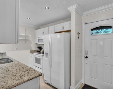 900 Avenue Z Se - Photo Thumbnail 4