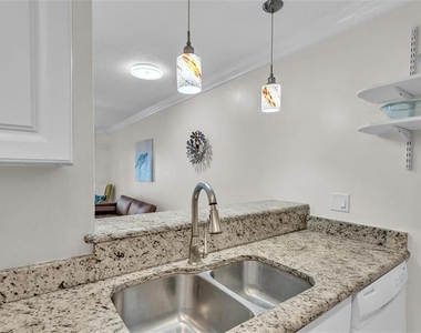 900 Avenue Z Se - Photo Thumbnail 10