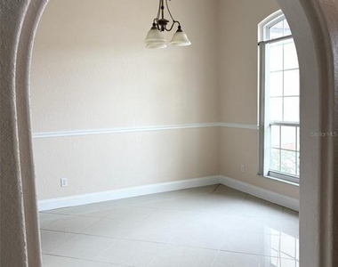1601 Silhouette Drive - Photo Thumbnail 2