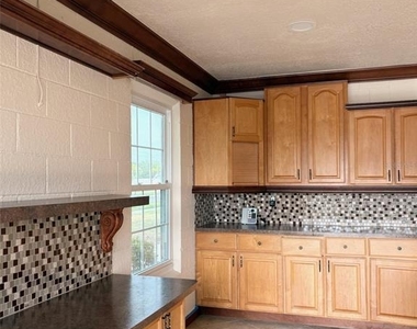 1601 Silhouette Drive - Photo Thumbnail 38