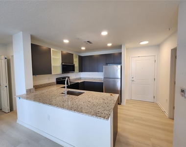 5579 Millenia Park Blvd - Photo Thumbnail 4