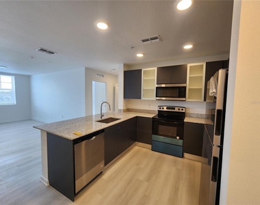 5579 Millenia Park Blvd - Photo Thumbnail 2