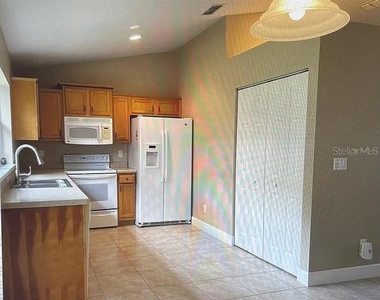 96 Redwood Road - Photo Thumbnail 7