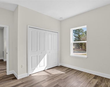 1933 W Oliver Drive - Photo Thumbnail 4