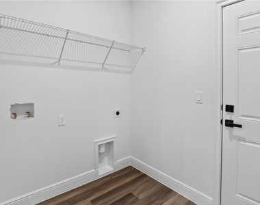 1933 W Oliver Drive - Photo Thumbnail 22