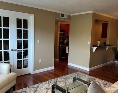 2053 Dixie Belle Drive - Photo Thumbnail 6