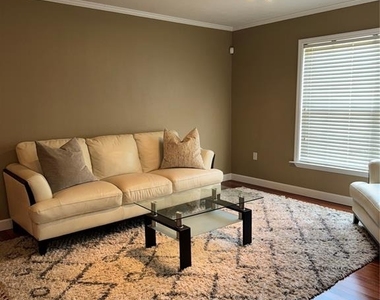 2053 Dixie Belle Drive - Photo Thumbnail 7