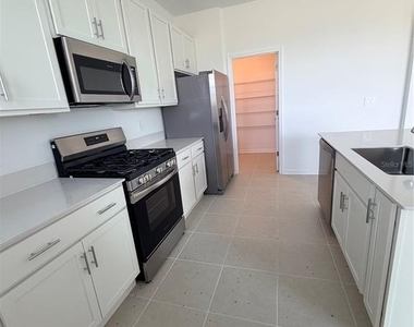 7436 Capstone Drive - Photo Thumbnail 4