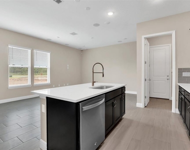 2953 Voyager Avenue - Photo Thumbnail 16