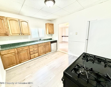 330 N Sumner Avenue - Photo Thumbnail 2